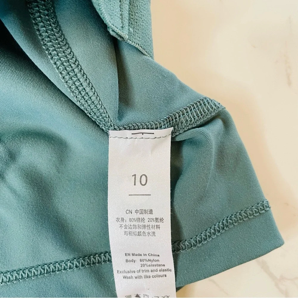 Green Cropped Built in Bra Active Athletic Stretchy Tank Top | Size 10 - Picture 6 of 6